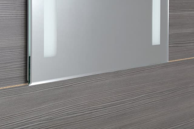 Lustro LED 50x70 cm z wyłącznikiem i ochroną przed korozją