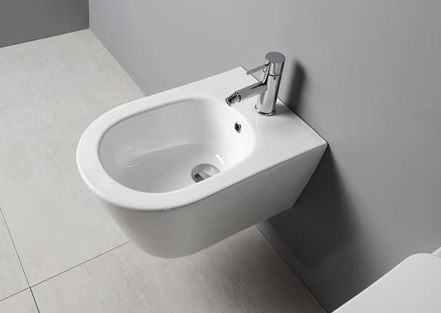 AVVA wiszący bidet 35,5x53 cm, klasyczny biały