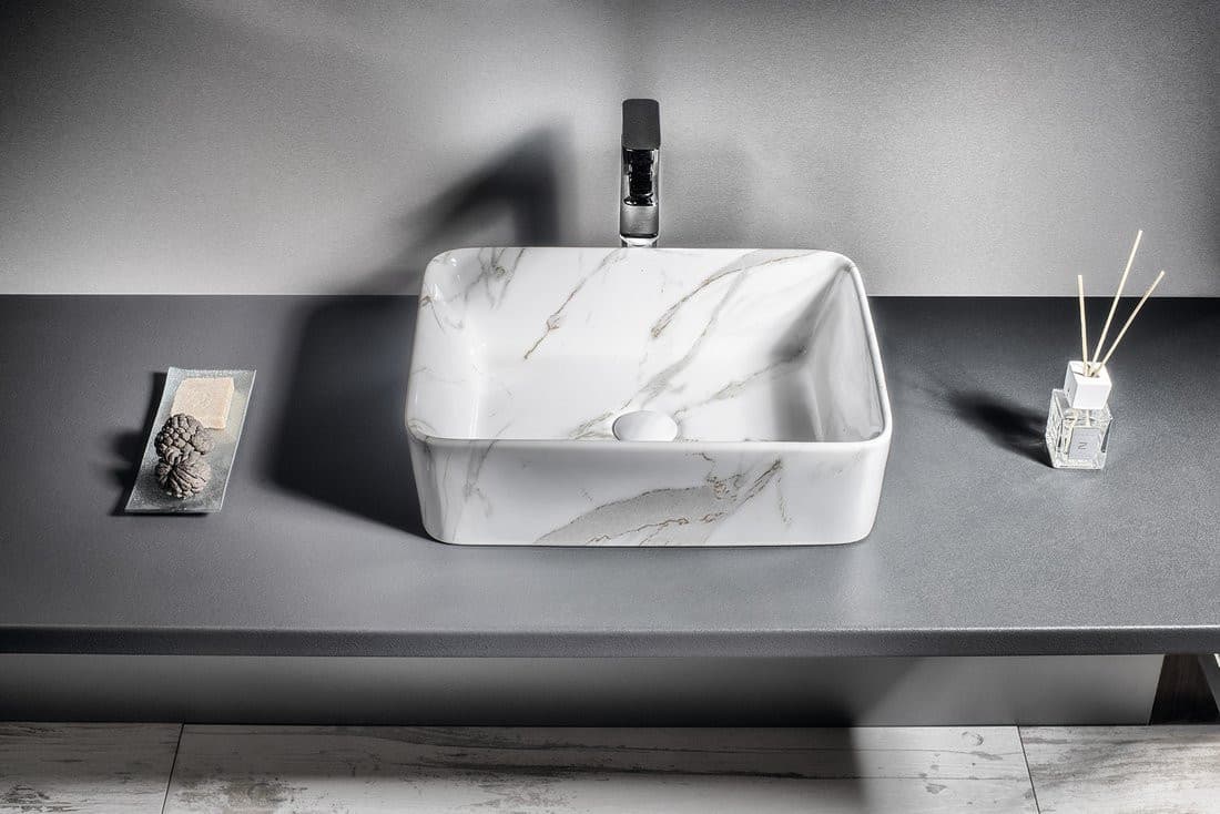 DALMA ceramiczna umywalka nablatowa 48x38 cm, marmur carrara