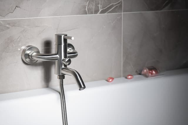 MINIMAL bateria wannowa ścienna, stal nierdzewna matowa