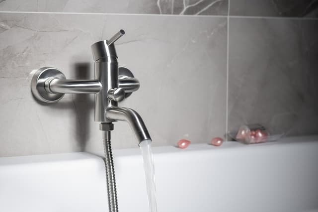 MINIMAL bateria wannowa ścienna, stal nierdzewna matowa