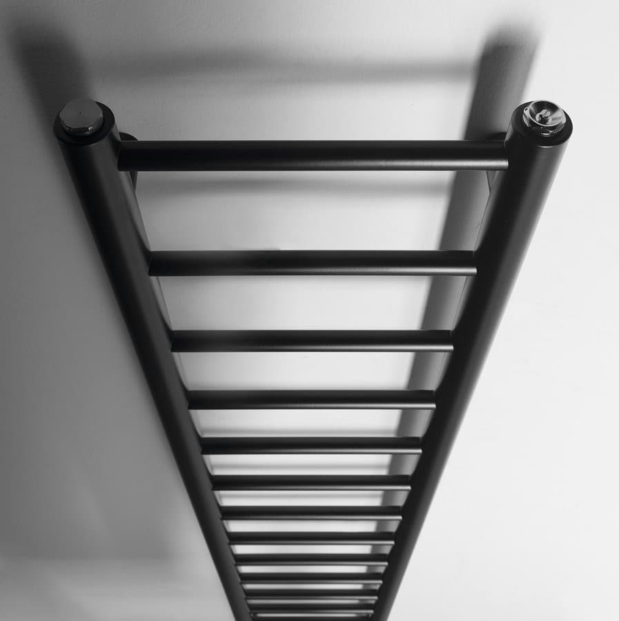 DINA grzejnik łazienkowy 300x1740 mm, czarny matowy