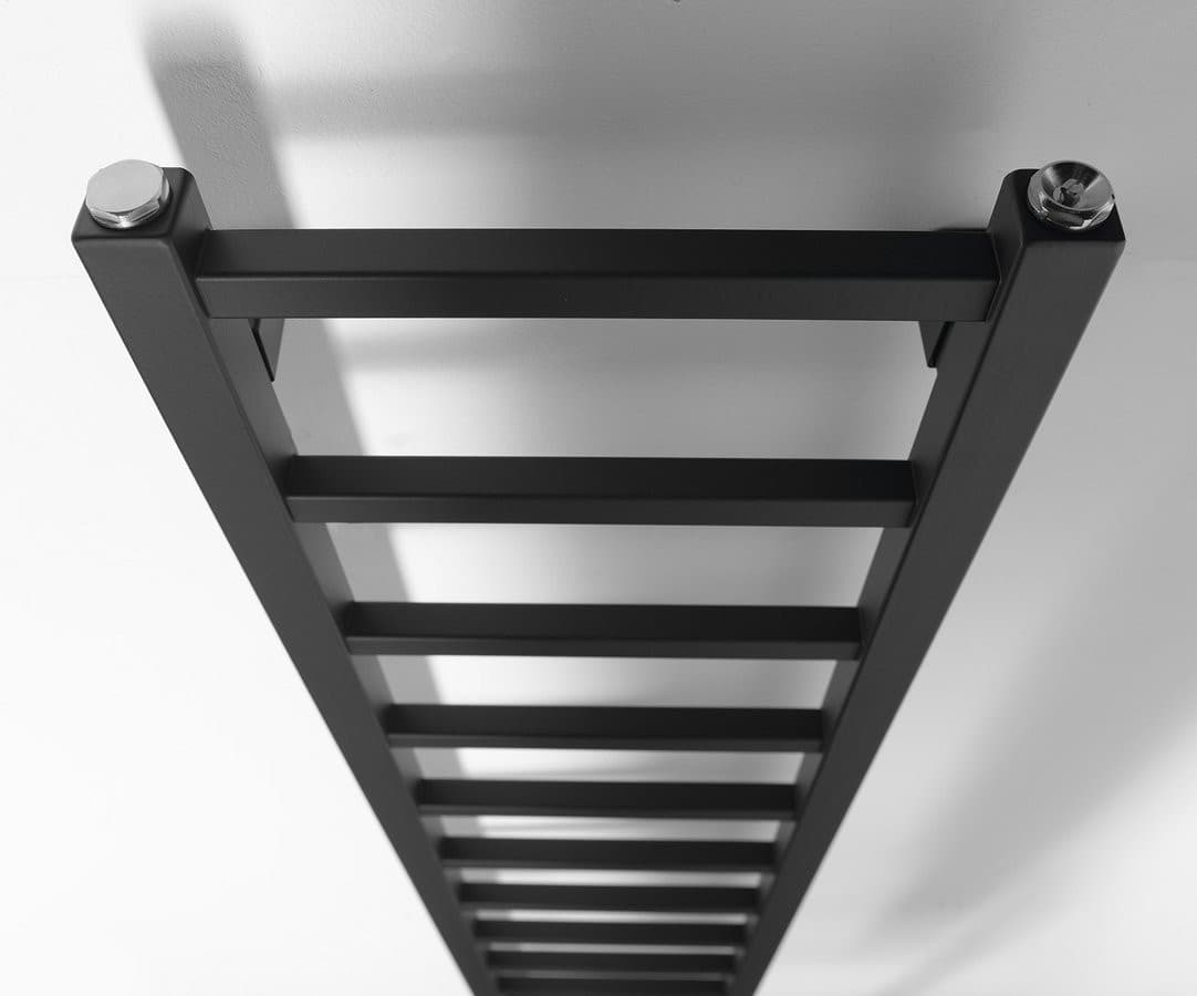 METRO LIGHT grzejnik łazienkowy 300x1500 mm, czarny matowy