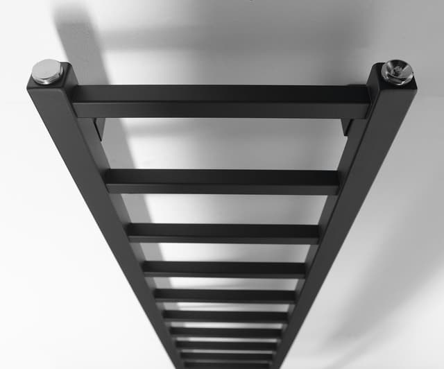 METRO LIGHT grzejnik łazienkowy 300x1500 mm, czarny matowy