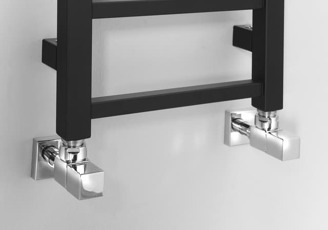 METRO LIGHT grzejnik łazienkowy 300x1140 mm, czarny matowy
