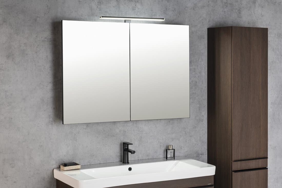 GRETA szafka z lustrem z oświetleniem LED, 81x70x14 cm, czarny mat