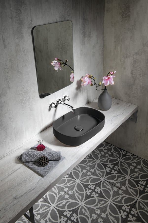 INFINITY OVAL ceramiczna umywalka nablatowa 55x36 cm, antracyt