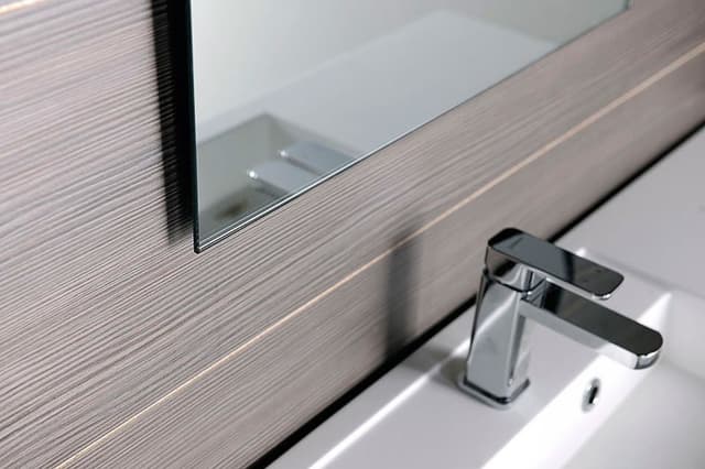 Prostokątne lustro 50x90 cm z ochroną przed korozją, bez mocowań