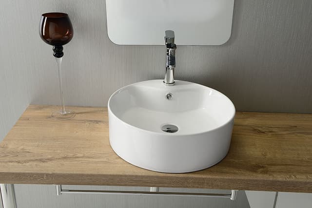 YAKARTA ceramiczna umywalka nablatowa Ø 46 cm, biała
