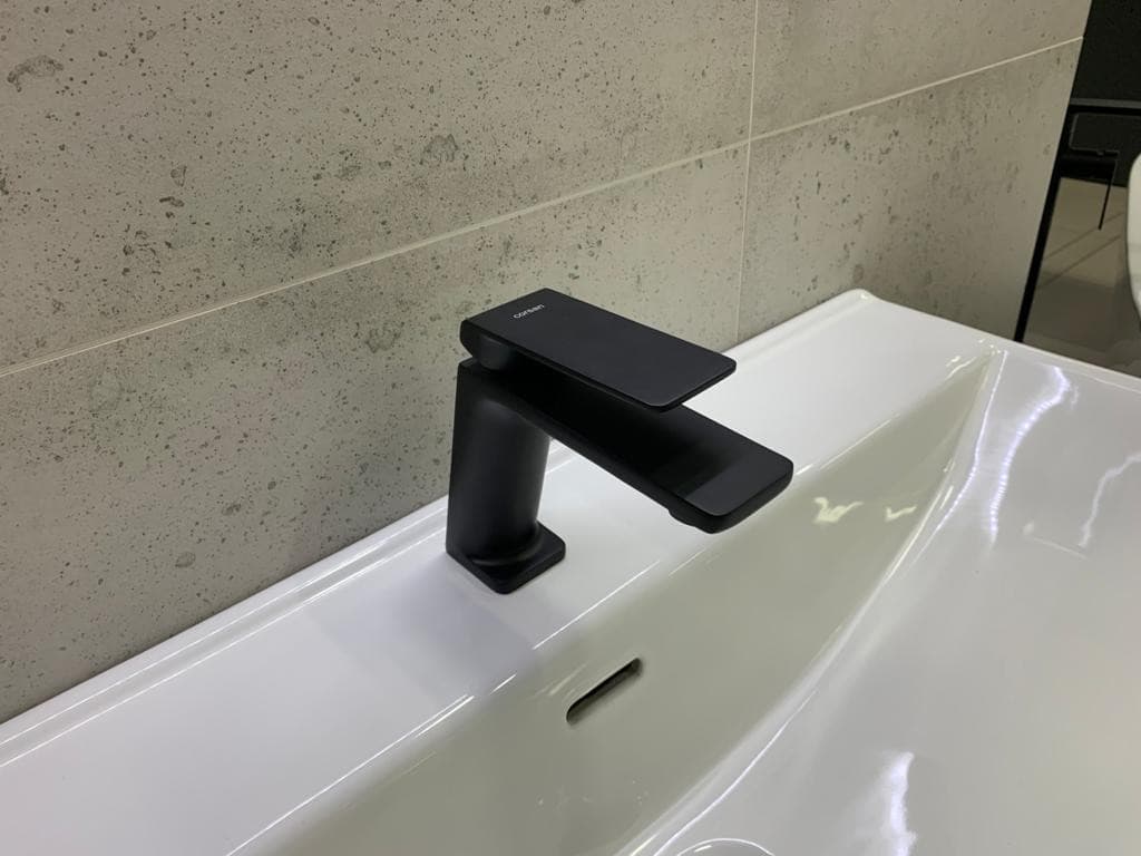 Bateria umywalkowa TRINO CMB7111BL, czarna