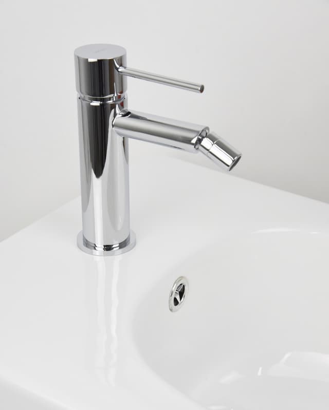 Bidet podwieszany INTERO BS01, ceramiczny