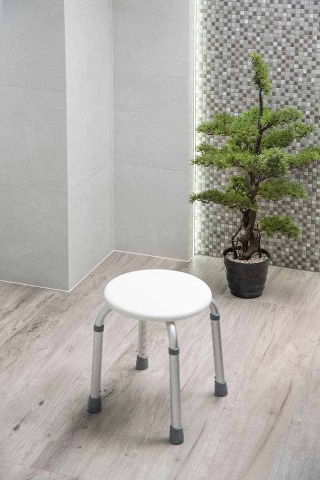 TABORET PRYSZNICOWY - AWD Interior