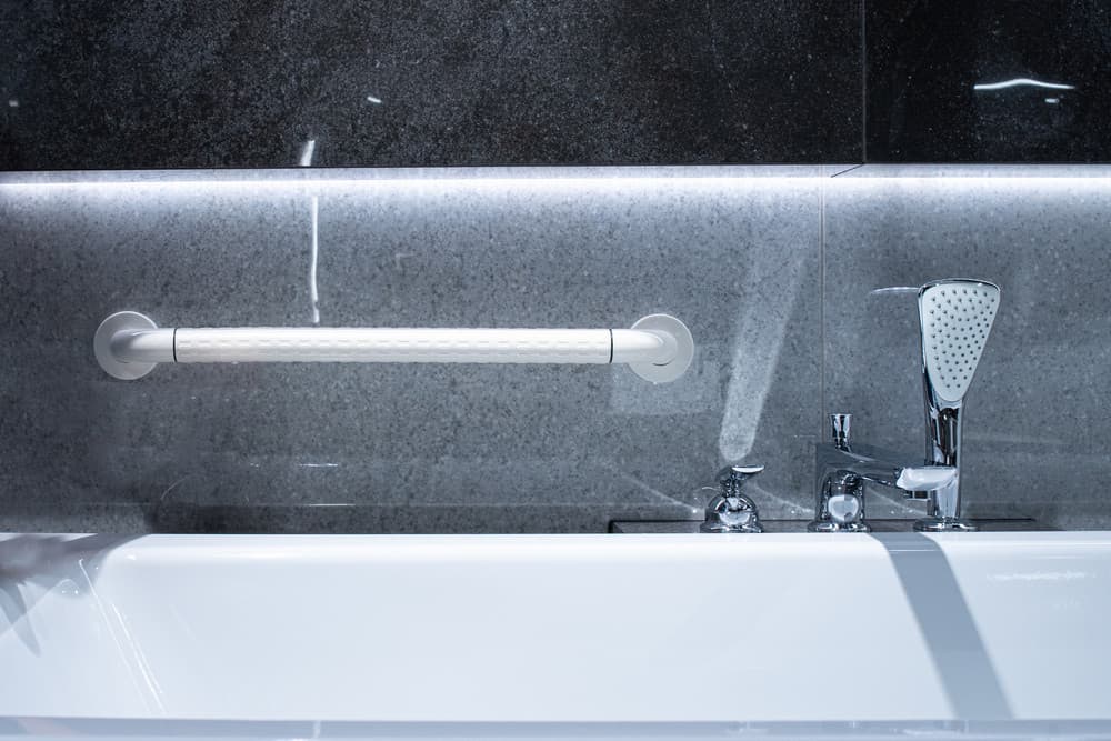 UCHWYT ŁAZIENKOWY PROSTY (L) - AWD Interior