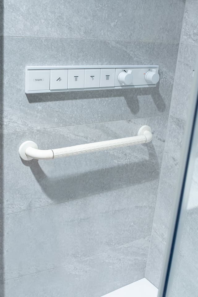 UCHWYT ŁAZIENKOWY PROSTY (L) - AWD Interior