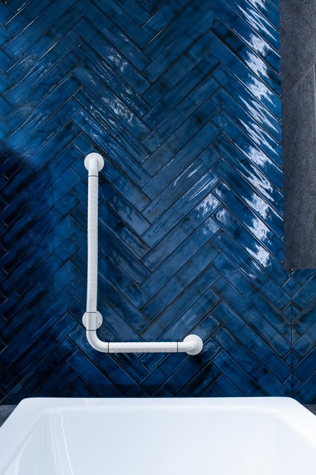 UCHWYT ŁAZIENKOWY KĄTOWY - AWD Interior