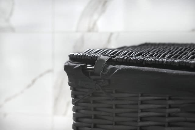 Kosz na pranie wiklinowy AWD Interior czarny 1877