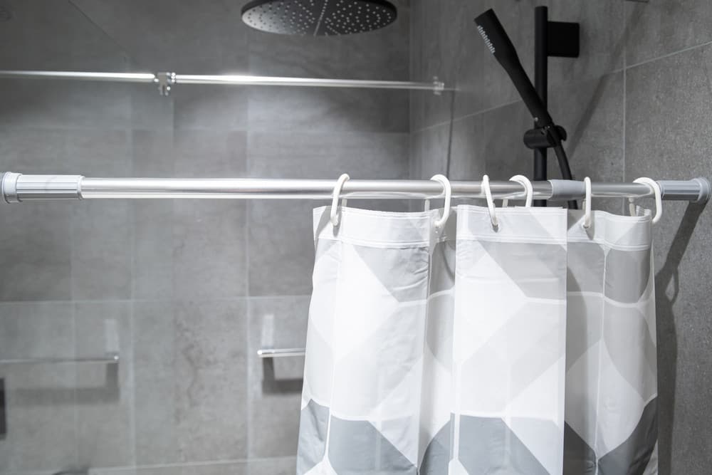 DRĄŻEK PRYSZNICOWY CHROMOWANY 110-200 - AWD Interior