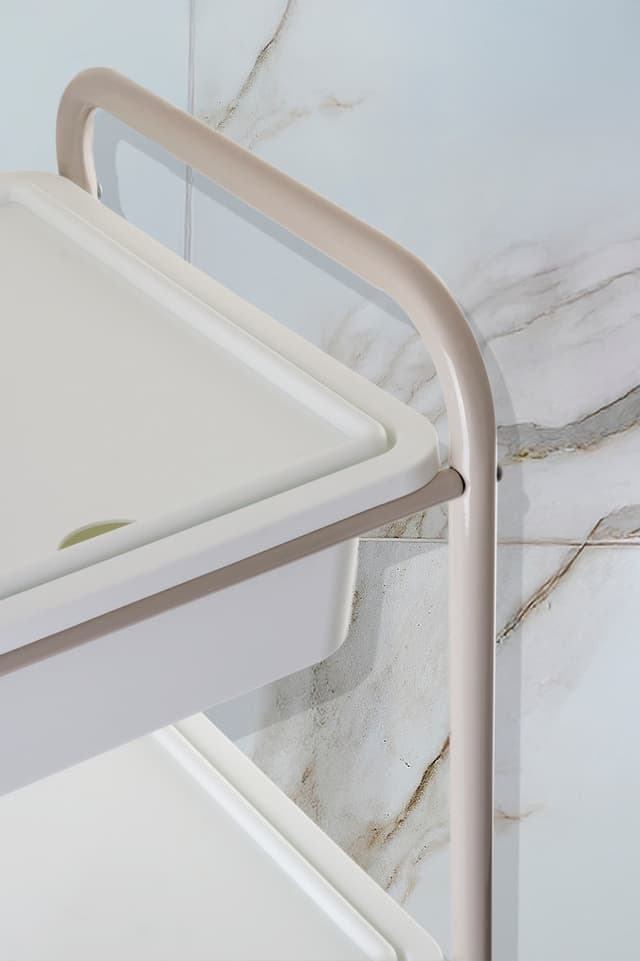 Regał na kółkach AWD INTERIOR 2008 z pojemnikami