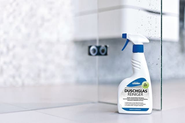 Środek czyszczenia i ochrony szyb kabin prysznicowych, 750ml
