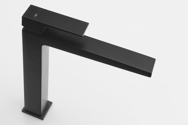 DIMY wysoka bateria umywalkowa z przedłużoną wylewką, bez odpływu, matowy czarny