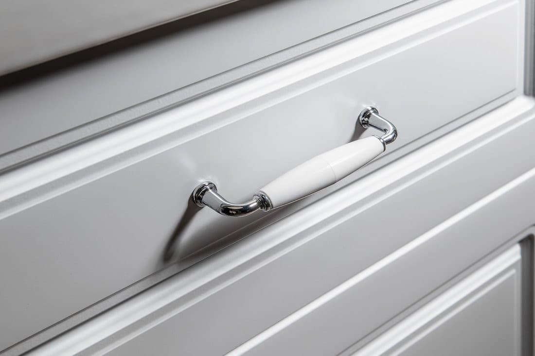 FAVOLO wysoka szafka łazienkowa 40x184x31 cm biały mat z koszem