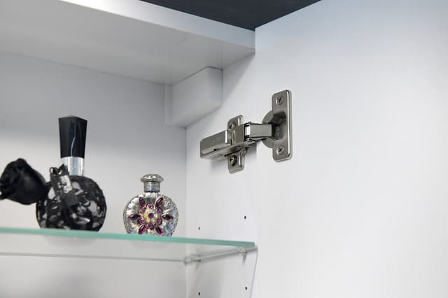 RIWA szafka z lustrem z oświetleniem LED, 3 drzwiczki, 121x70x17 cm, dąb srebrny