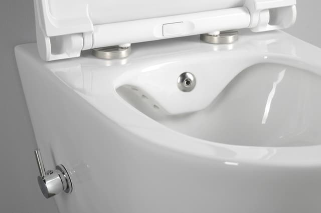 AVVA CLEANWASH wiszące WC z prysznicem bidetowym i baterią, Rimless, 35,5x53 cm, biały