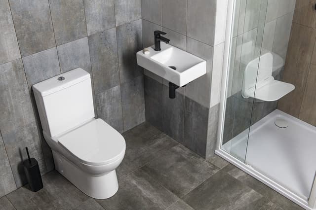 MINOS mała umywalka ceramiczna 45x26 cm z baterią lewostronną