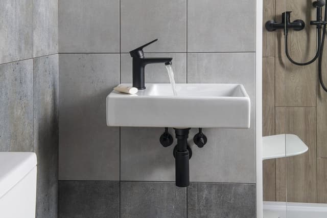 MINOS mała umywalka ceramiczna 45x26 cm z baterią lewostronną