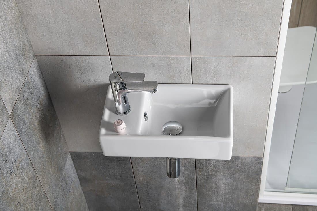 MINOS mała umywalka ceramiczna 40x22 cm z baterią lewa, biała