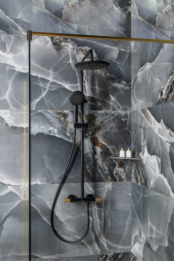SOLARIS zestaw prysznicowy z baterią termostatyczną, czarny/złoty mat