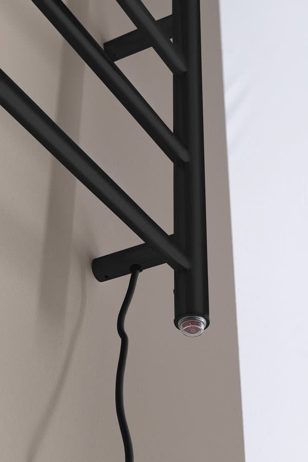 REDONDO elektryczna suszarka na ręczniki, okrągła czarna (630x1160 mm, 130 W)