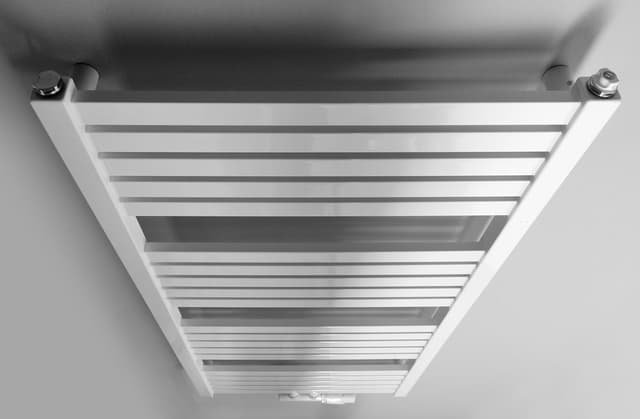 Grzejnik łazienkowy GRUNT 500x1050 mm biały, podłączenie środkowe