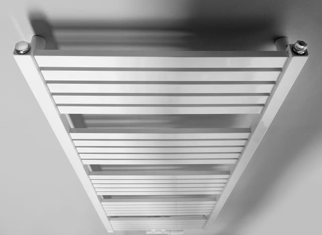 Grzejnik łazienkowy Bruckner GRUNT 500x1330 mm biały środkowe podłączenie