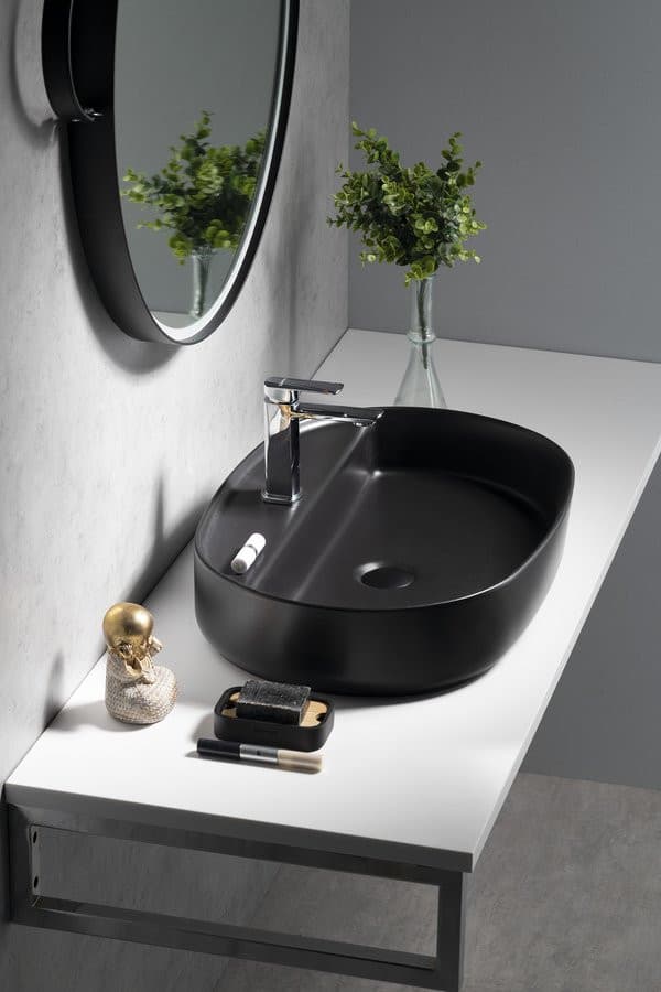 INFINITY OVAL umywalka ceramiczna nablatowa, 60x40cm, czarny mat