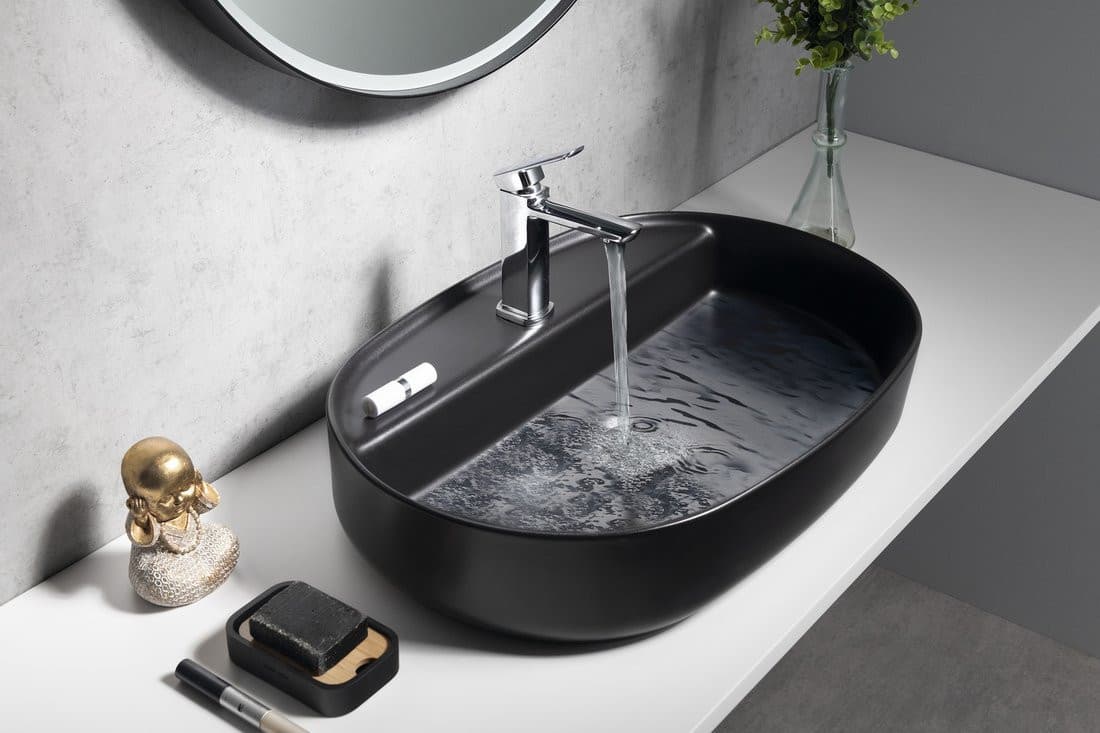INFINITY OVAL umywalka ceramiczna nablatowa, 60x40cm, czarny mat