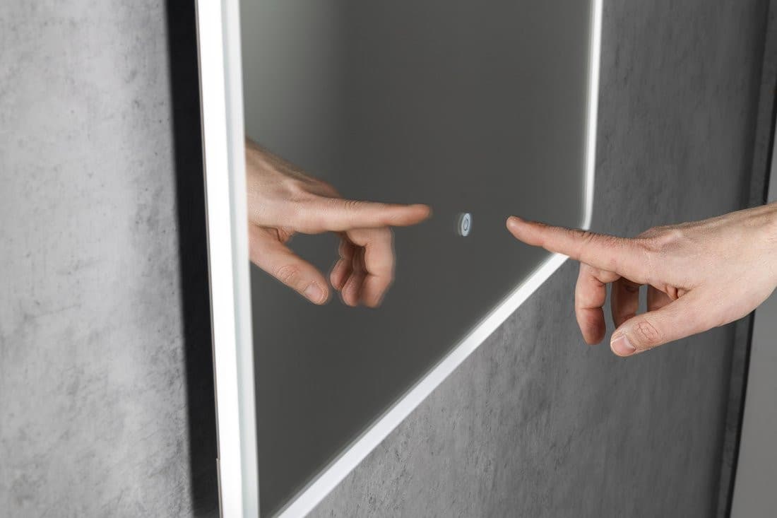 PIRI lustro LED z czujnikiem dotykowym 60x80cm, korozja IP44