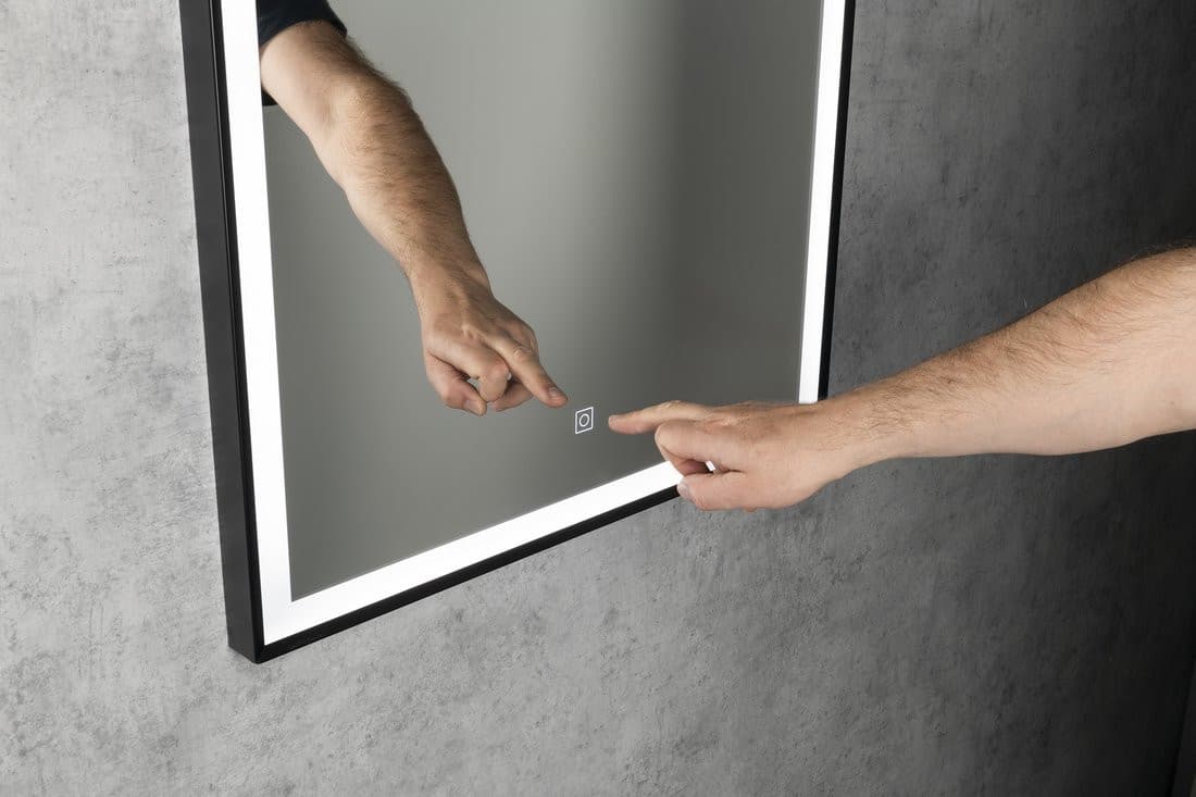 Lustro LED CORNA 60x80 cm czarny mat z czujnikiem dotykowym