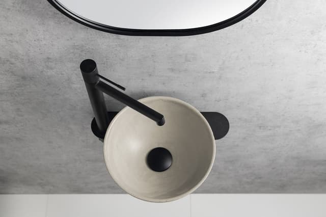 Umywalka TETRIS czarna mat z otworem na baterię i wspornikiem