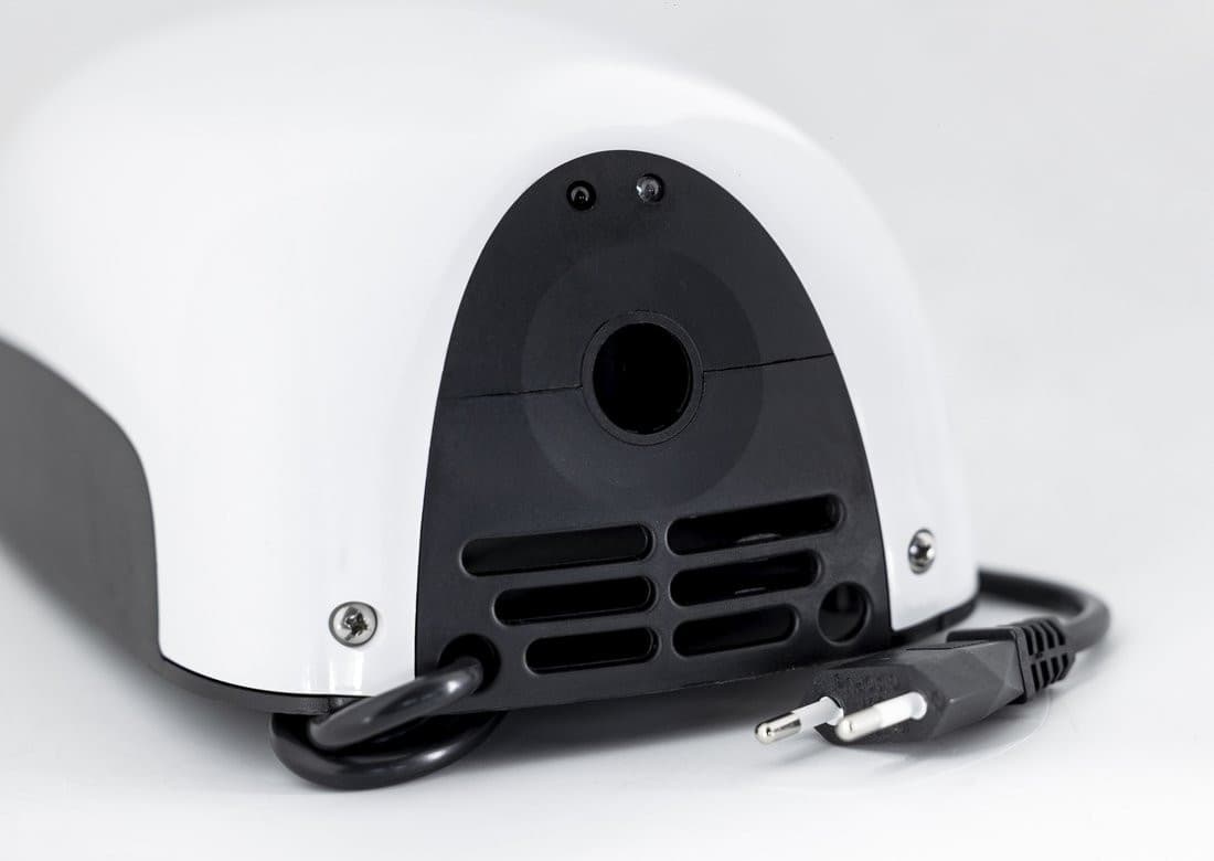 EMPIRE COMPACTJET MINI bezdotykowa suszarka do rąk 900 W biała