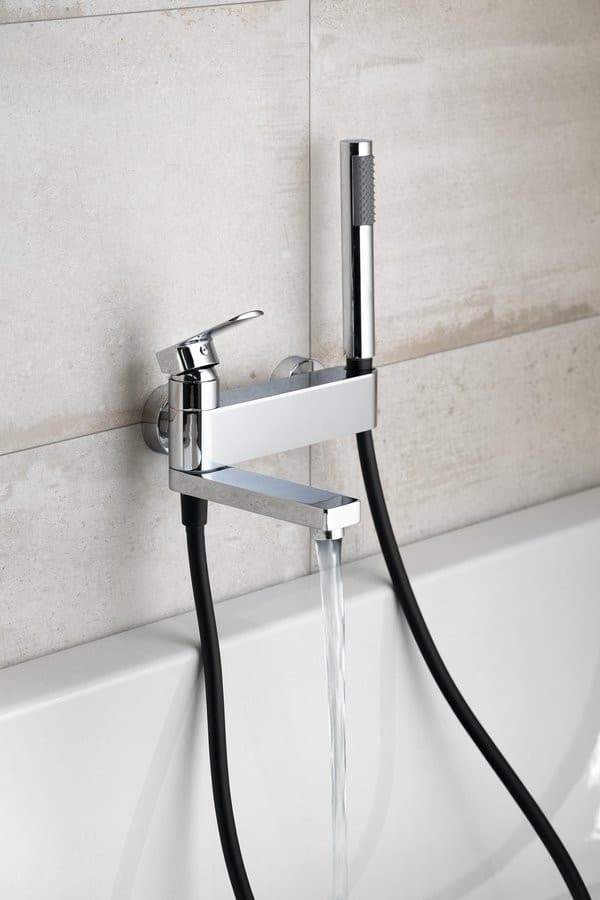 MIXONA bateria wannowa ścienna, słuchawka prysznicowa, obrotowa wylewka, chrom