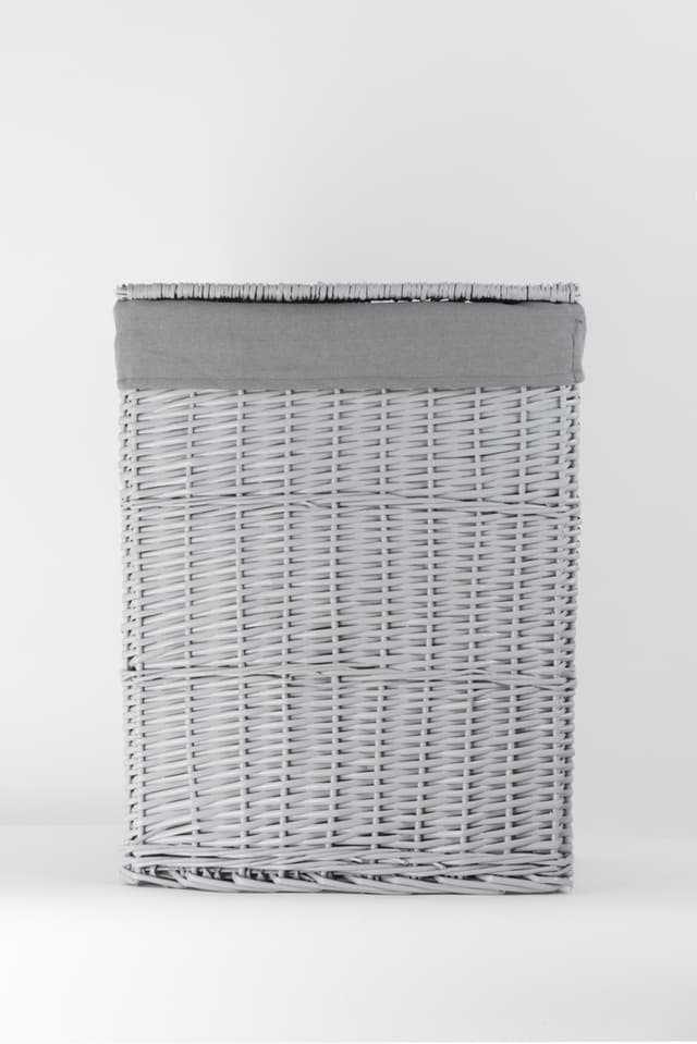 Kosz wiklinowy z wyściółką na pranie Koszoplotka szary 47x35x66h