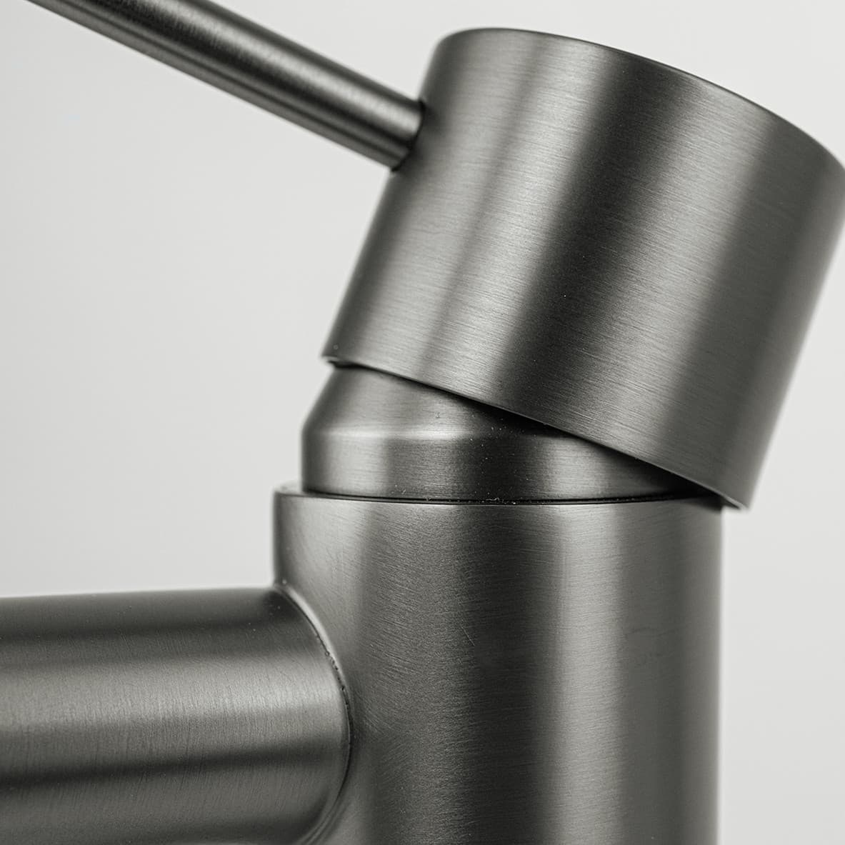 Bateria wannowa 3 otworowa LUGO CMB7542GM z wylewką i słuchawką prysznicową GunMetal