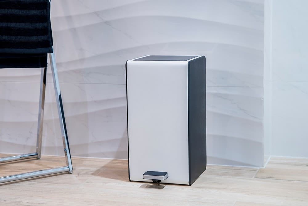 KOSZ NA ŚMIECI 7L - AWD Interior