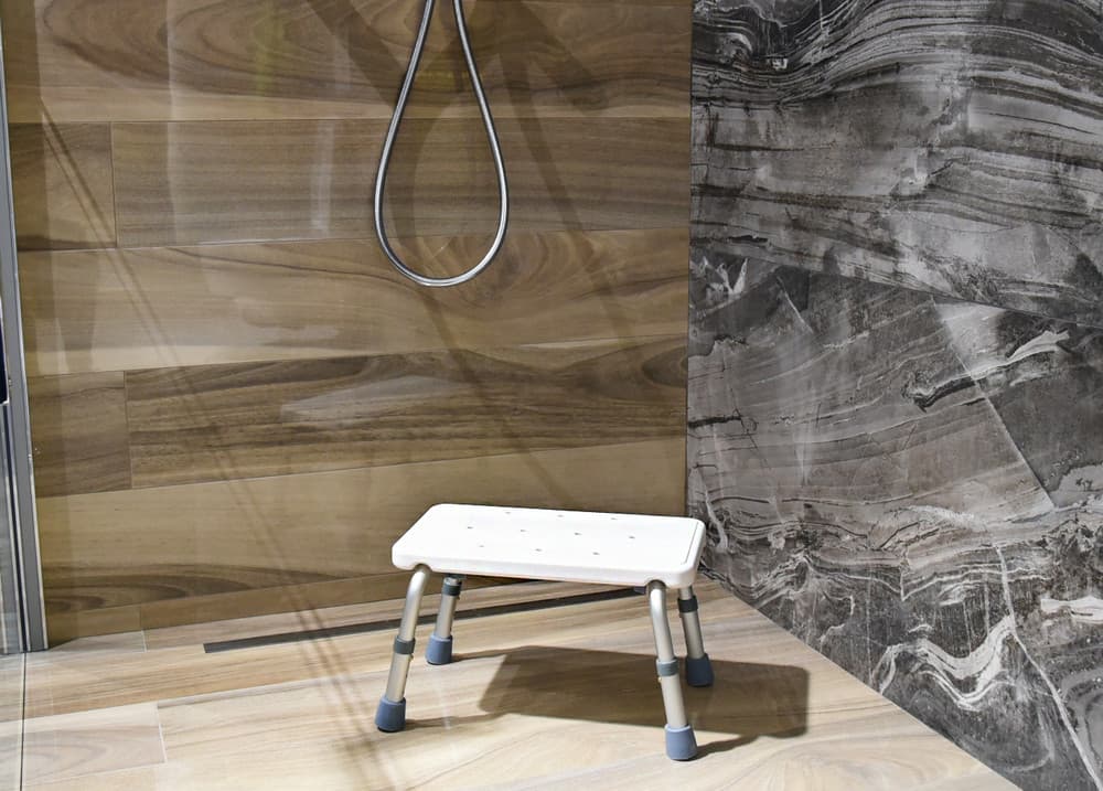 STOPIEŃ ŁAZIENKOWY - AWD Interior