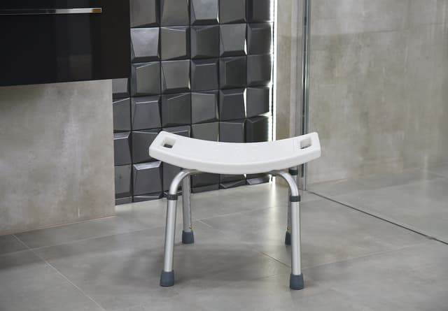 KRZESŁO PRYSZNICOWE - AWD Interior