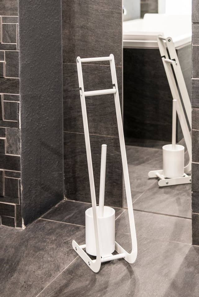 STOJAK ŁAZIENKOWY - AWD Interior