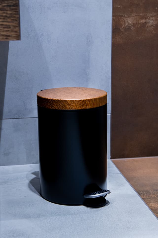 KOSZ NA ŚMIECI 5L - AWD Interior