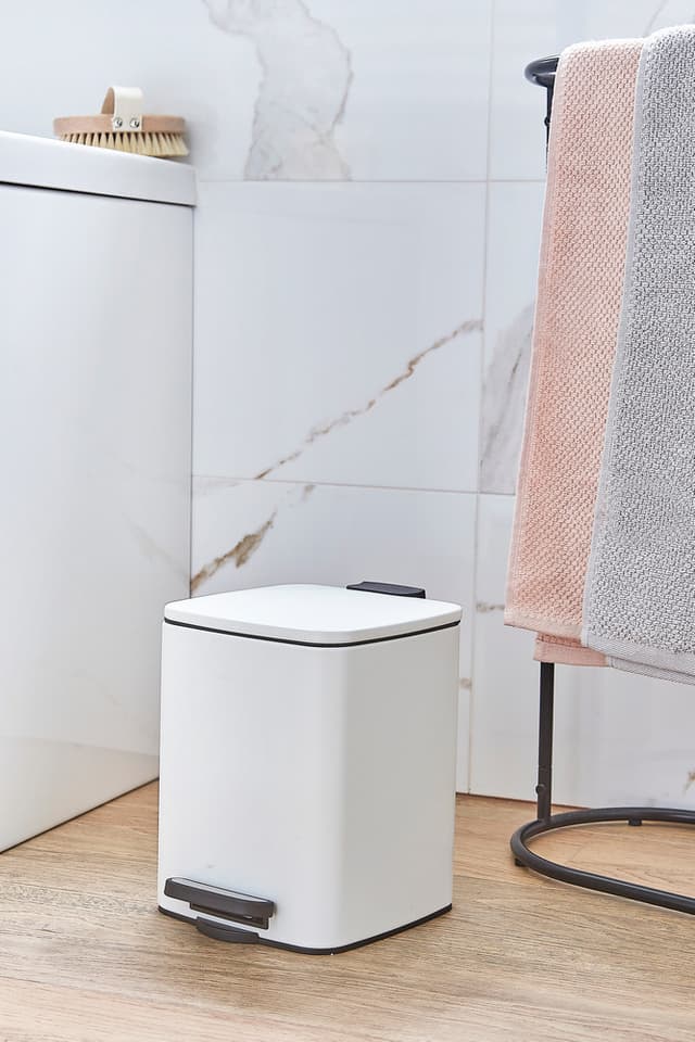 KOSZ NA ŚMIECI 6L - AWD Interior