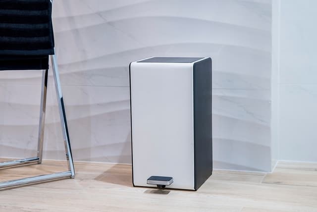 KOSZ NA ŚMIECI 7L - AWD Interior